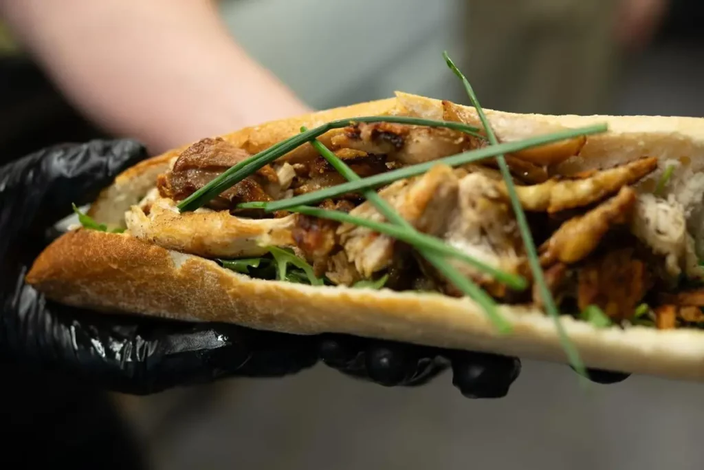 Cochon grillé 1 • ½ Baguette